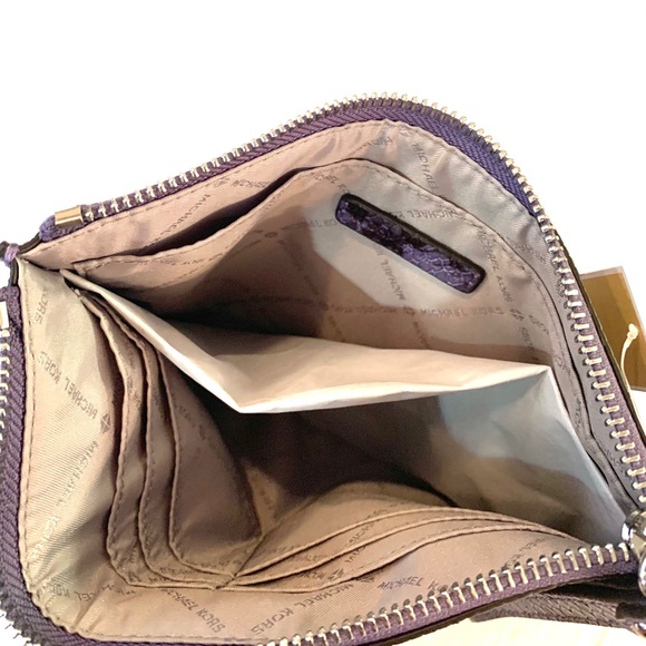 Michael Kors | Amethyst XL Zip Clutch Wristlet - Picture 3 of 10